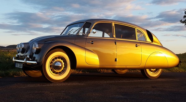 Tatra 87  r.v.1947 , 8V 2968cm3,75PS